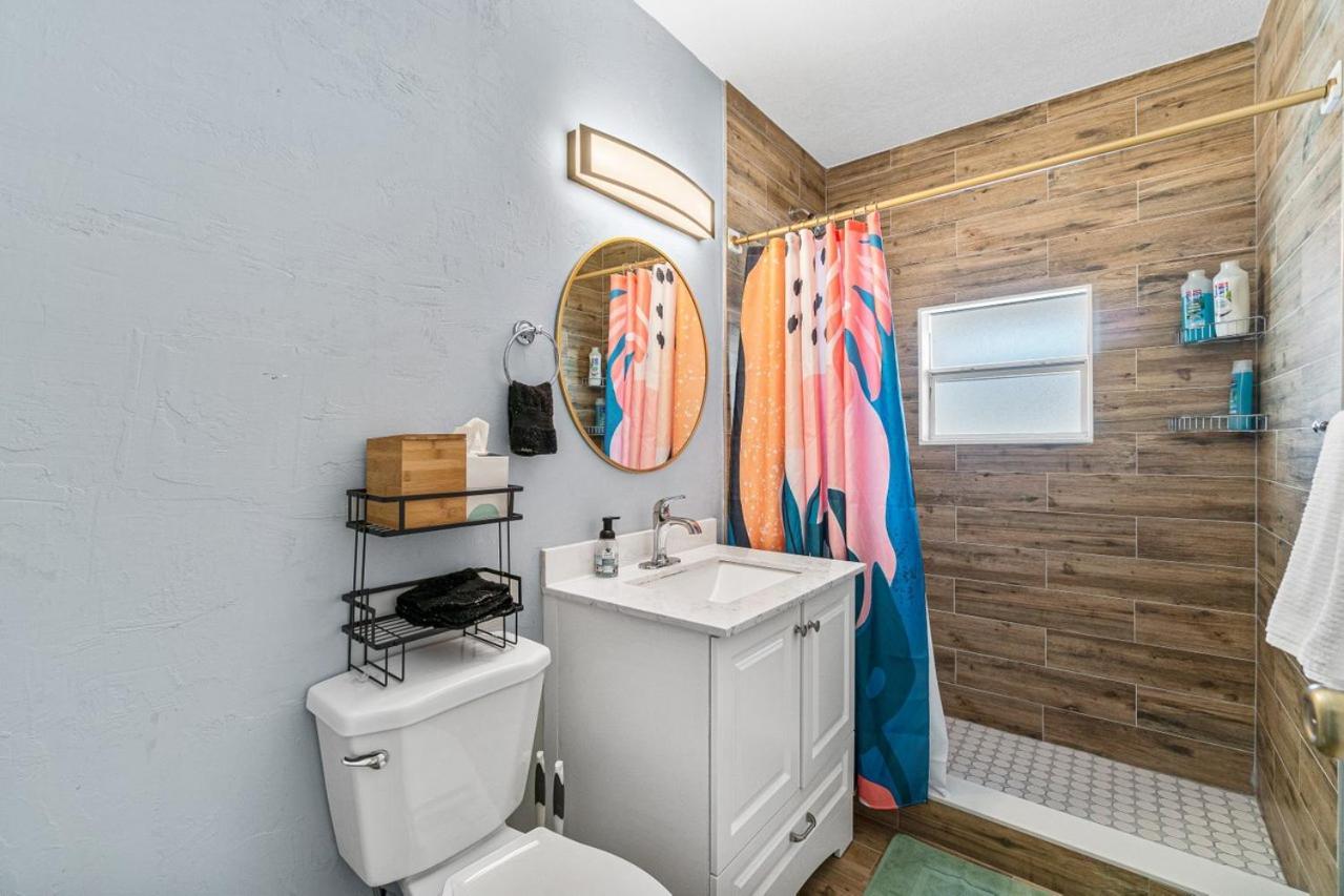Steps To Beach & Downtown! Spacious Beach Bungalow #2 Lake Worth Beach Bagian luar foto