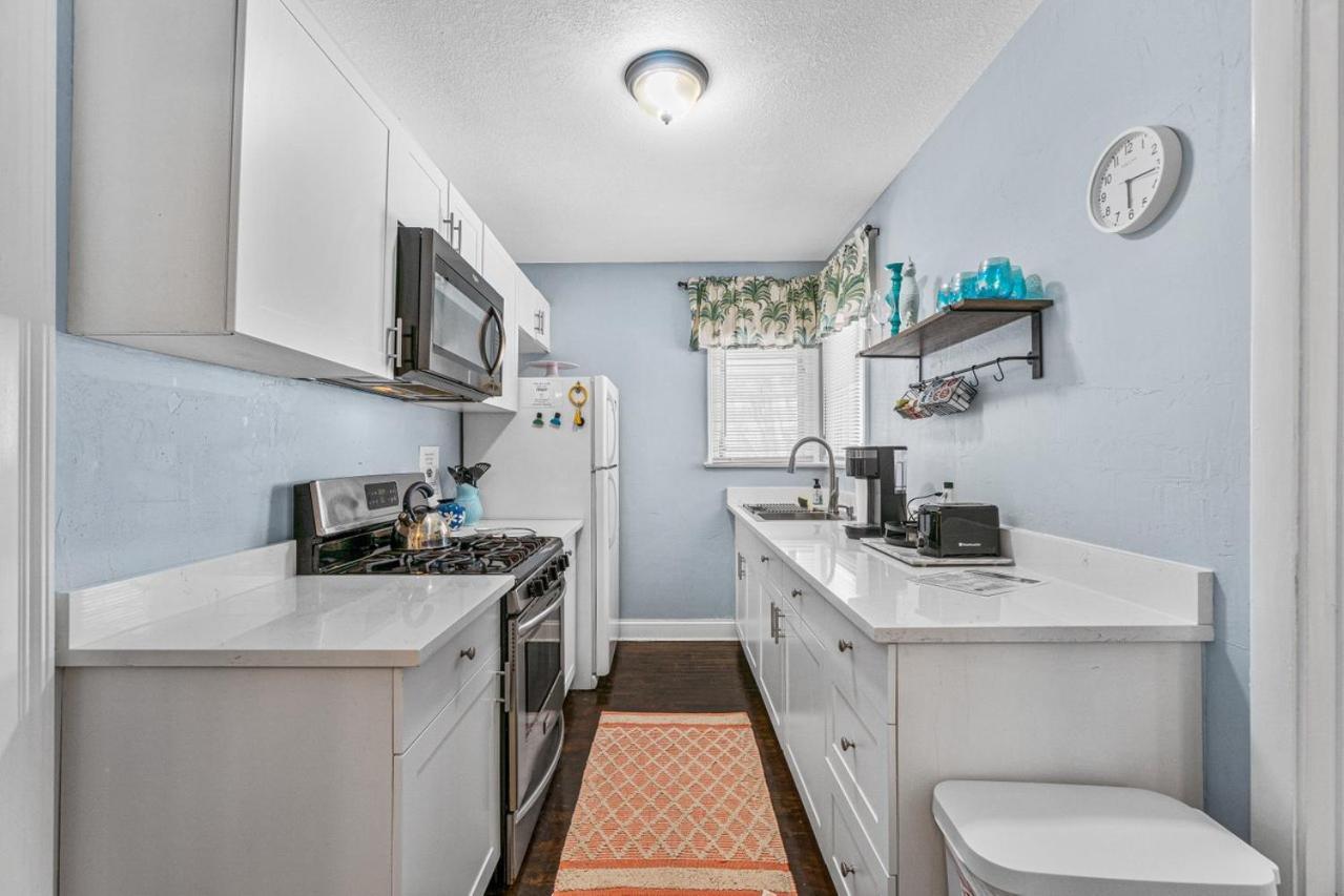 Steps To Beach & Downtown! Spacious Beach Bungalow #2 Lake Worth Beach Bagian luar foto