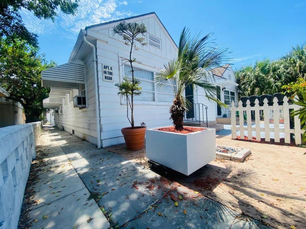 Steps To Beach & Downtown! Spacious Beach Bungalow #2 Lake Worth Beach Bagian luar foto