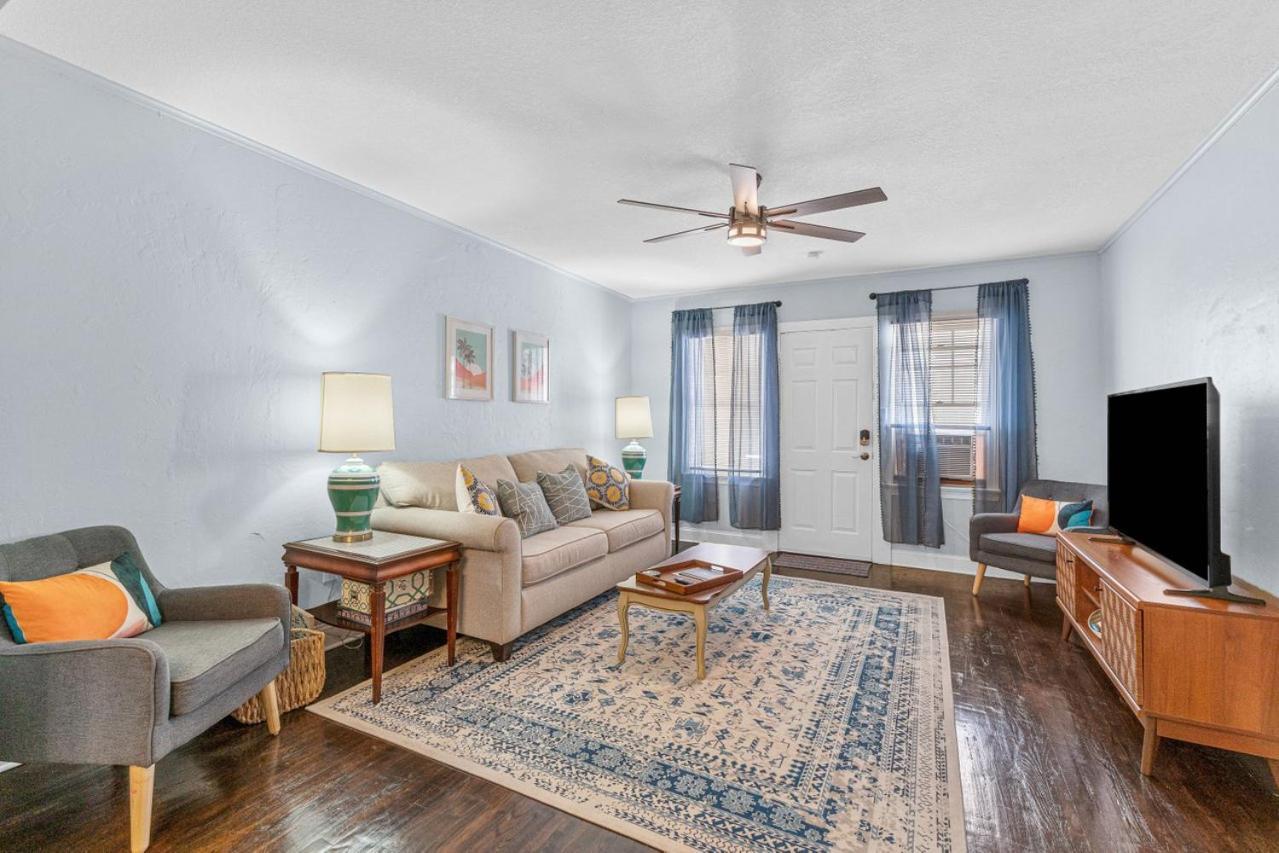 Steps To Beach & Downtown! Spacious Beach Bungalow #2 Lake Worth Beach Bagian luar foto